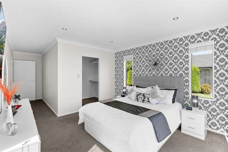 6 Lakebridge Place Parklands_18