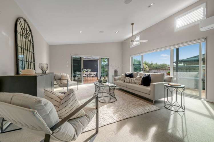 26 Columbia Crescent Beachlands_6