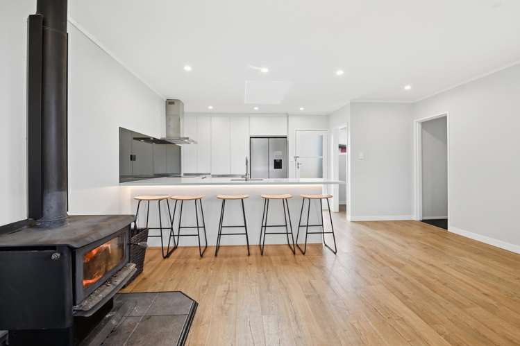11 Byron Grove Owhata_4