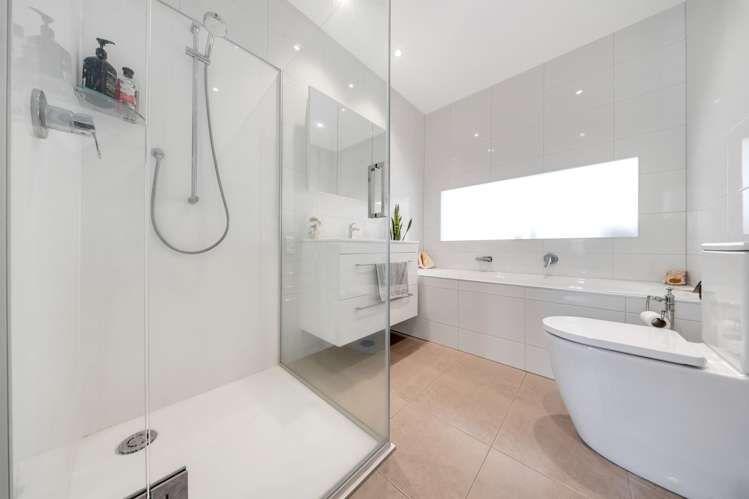 27 Charles Dickens Drive Mellons Bay_26