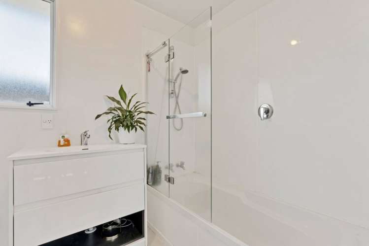 192a Breezes Road Aranui_16