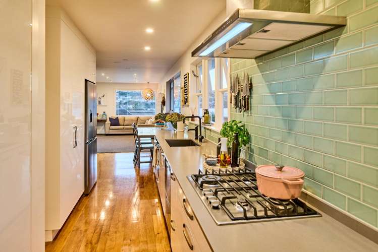 8 Beazley Avenue Paparangi_4