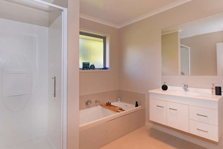 5 Ruataniwha Drive Collingwood_17