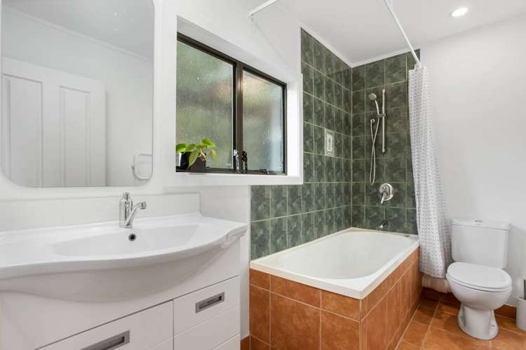 192 Glengarry Road Glen Eden_10