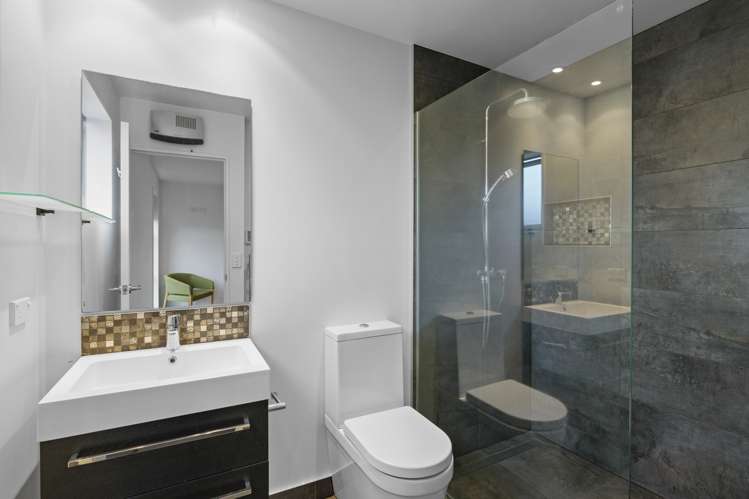 28 Champagne Avenue Yaldhurst_13