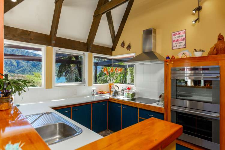 1744 Queen Charlotte Drive Anakiwa and Surrounds_10