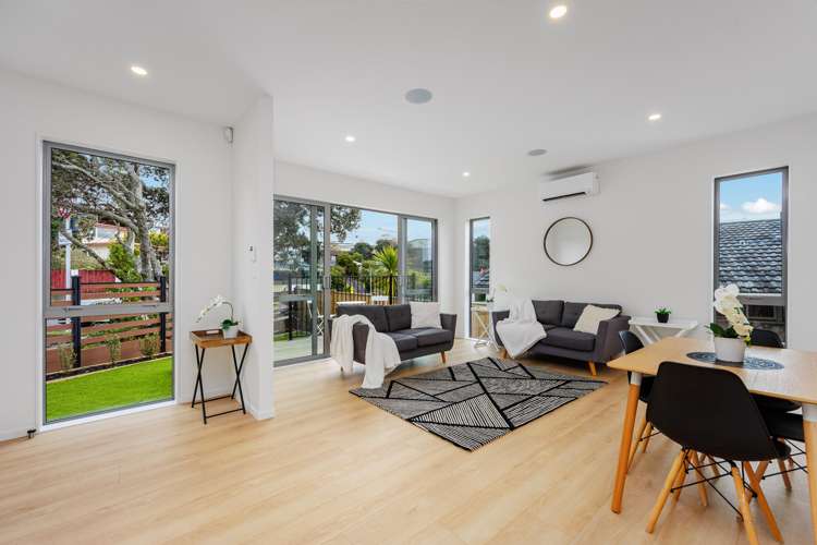 7 Sunrise Avenue Murrays Bay_4