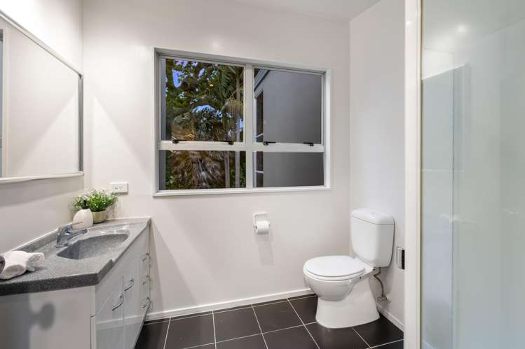 2/35 Huron Street Takapuna_11