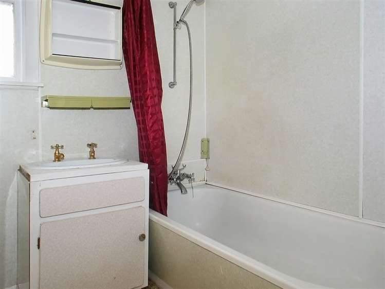 7 Massey Street Tawa_10