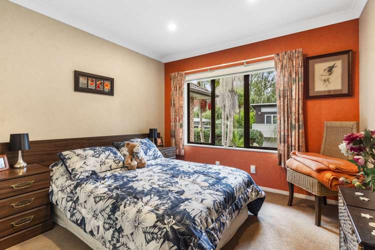 8 Blakewell Place Beachlands_11