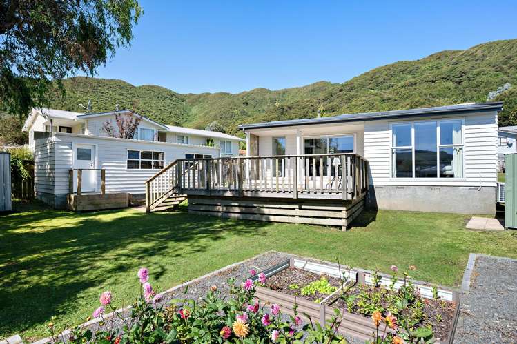35 Antrim Crescent Wainuiomata_1