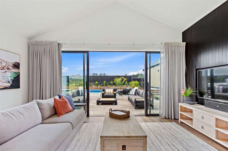 65 Grayson Road Wainui_16