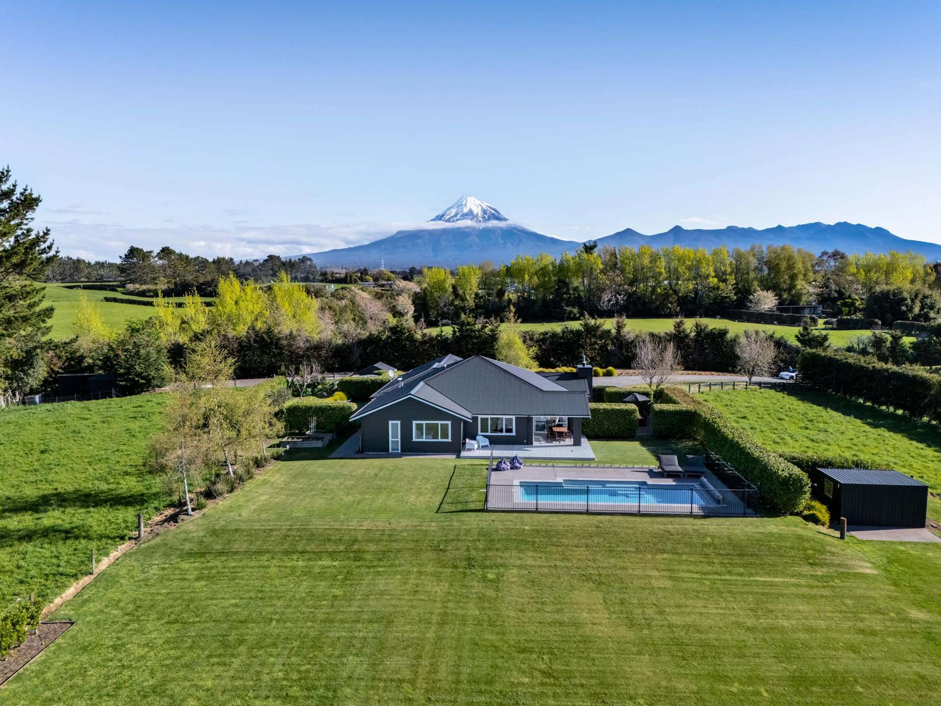 1371 Egmont Road Egmont Village_0