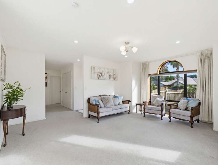 6 Red Hibiscus Road_4