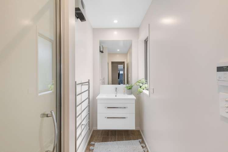 39 Zinnia Way Wigram_12