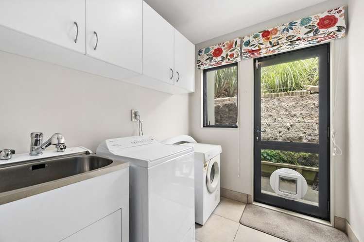 72 Downing Street Crofton Downs_16