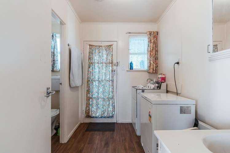 2 Te Mitiotu Grove Turangi_12