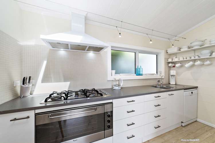 13 Broomhill Road Highbury_6