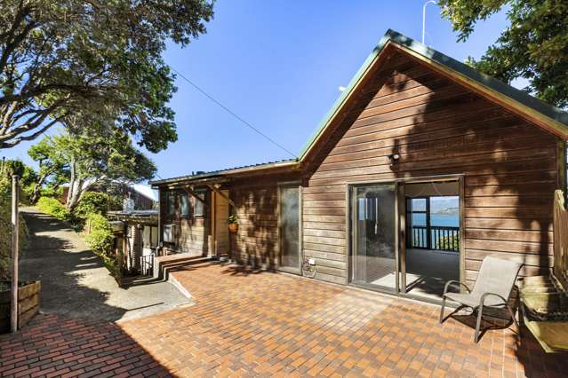 1 & 2/60 Barnard Street Wadestown_1