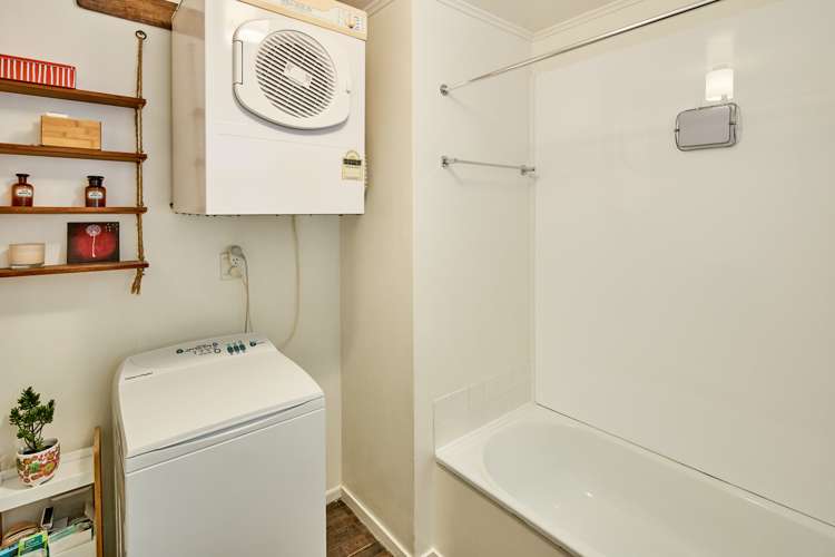 16 Voltaire Street Karori_23