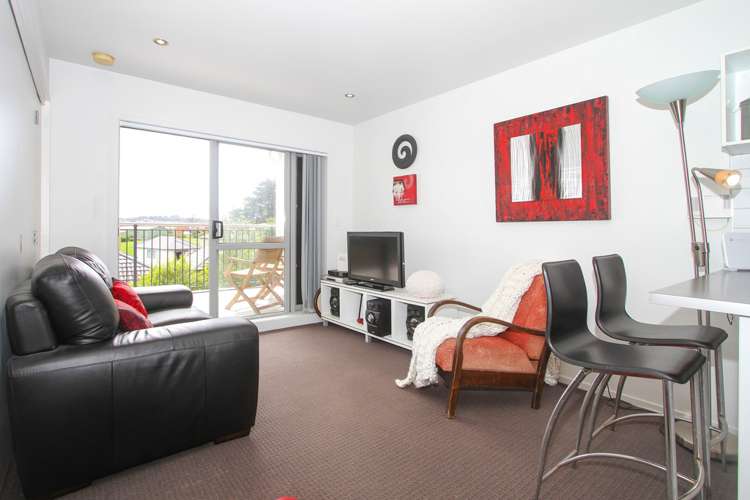 B10/60 Masons Road Oteha_3