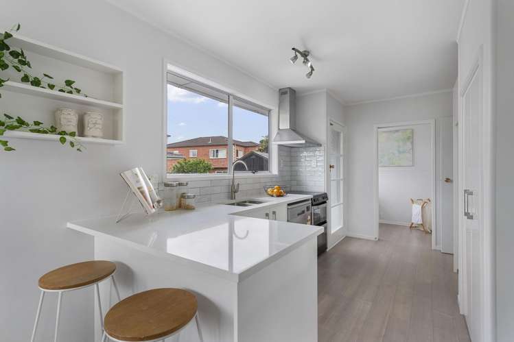 54 Cockayne Crescent Sunnynook_9