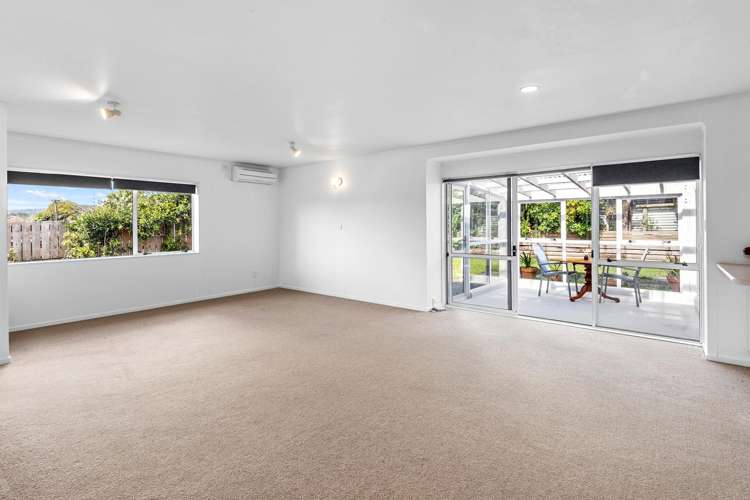 8B Lockesley Place Onerahi_5