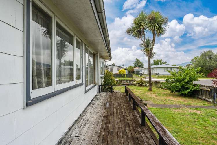 2 Toi Grove Turangi_19