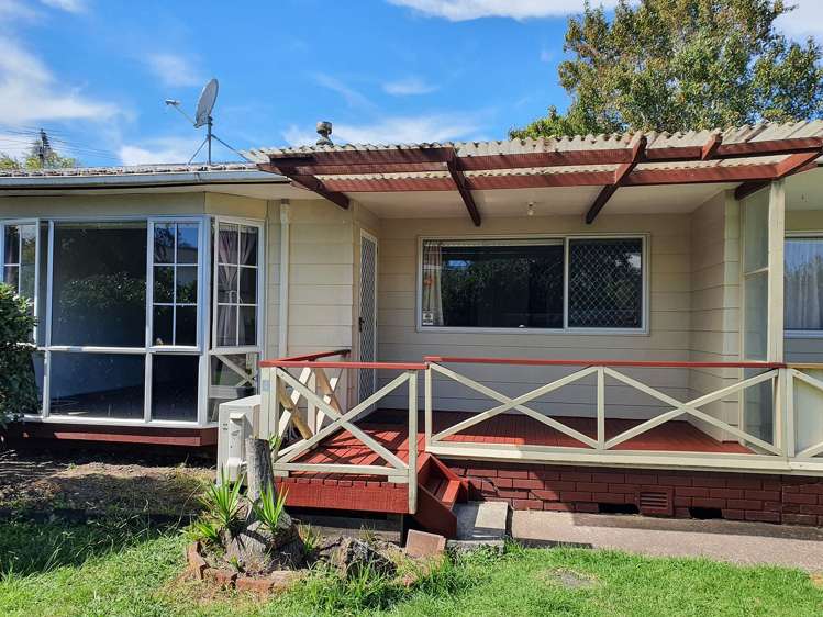 4/11A Bayside Avenue Te Atatu Peninsula_1