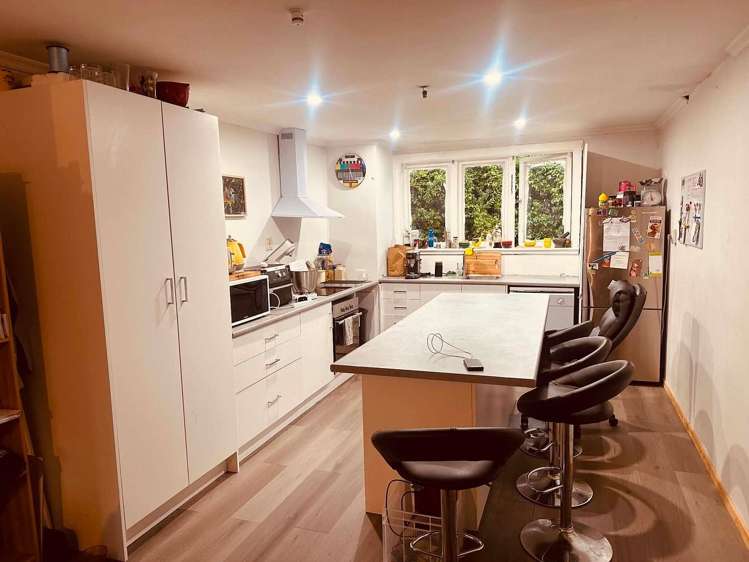 83 Swansea Road_0