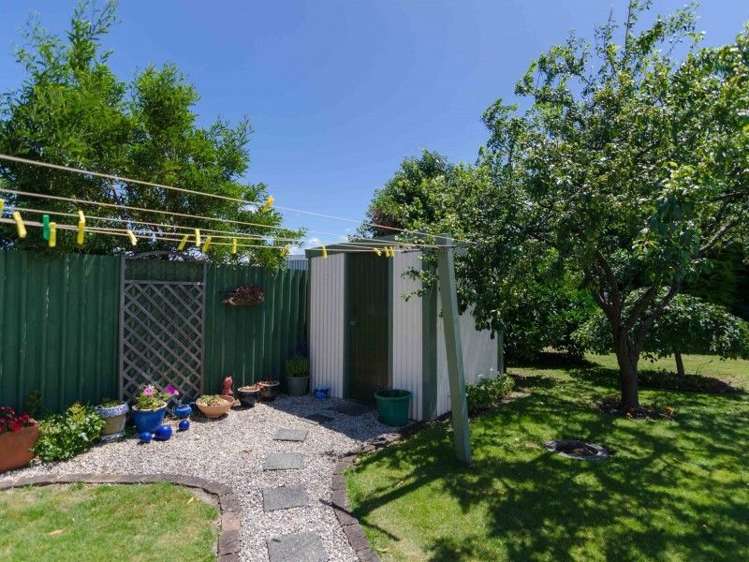 2 Garrison Street Carterton_17