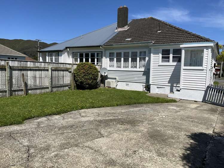  17 Hall Crescent Epuni_11