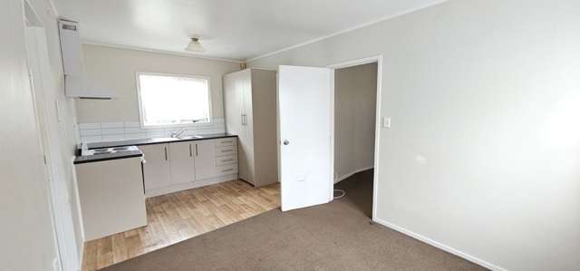 Charming 2BR Home in Clendon Park