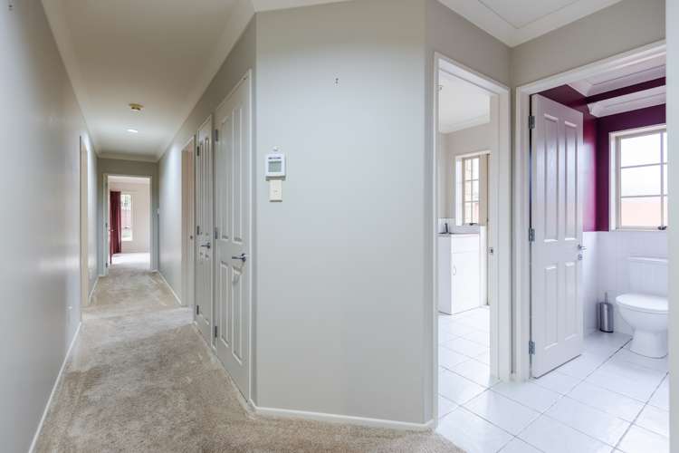 32 Miers Glade Rototuna North_19