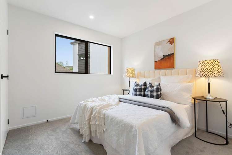 6&8 Embassy Place Glenfield_11