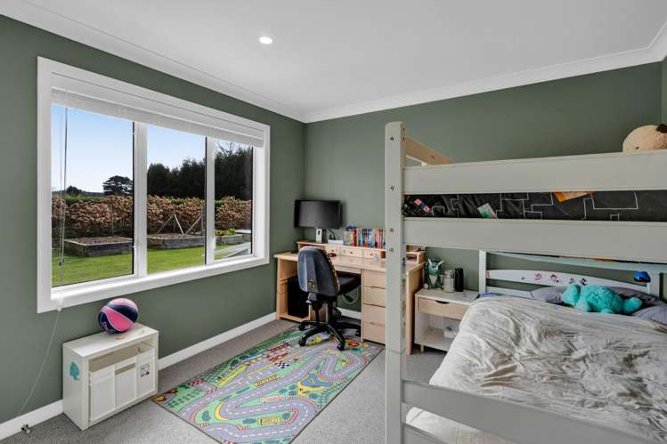 1199 Egmont Road Egmont Village_16