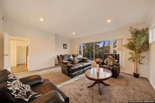 FULLY RENOVATED - SPLIT LIVING!