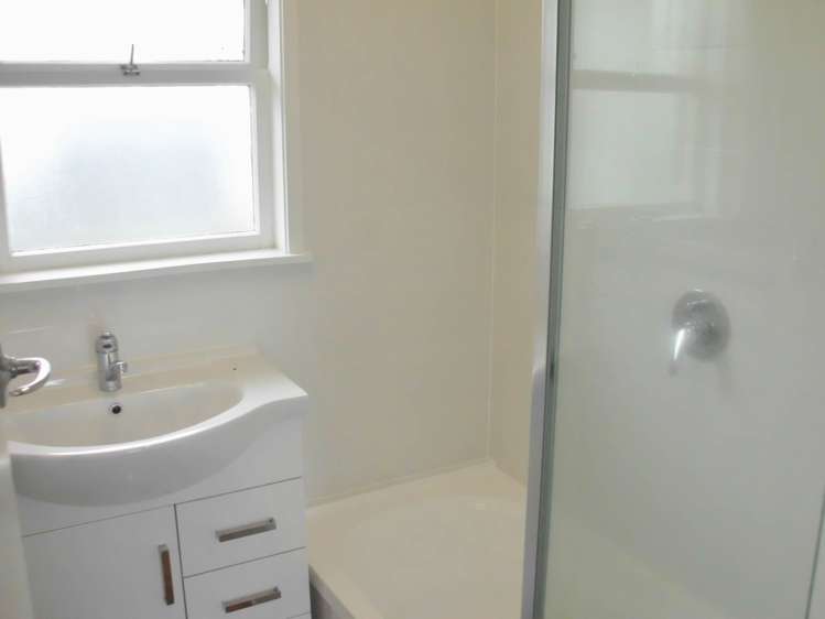 2/16 Karaka Street Takapuna_9