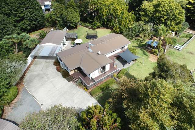 Extended Family Living In Waiuku
