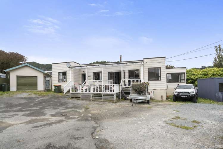 414 Stokes Valley Road_0