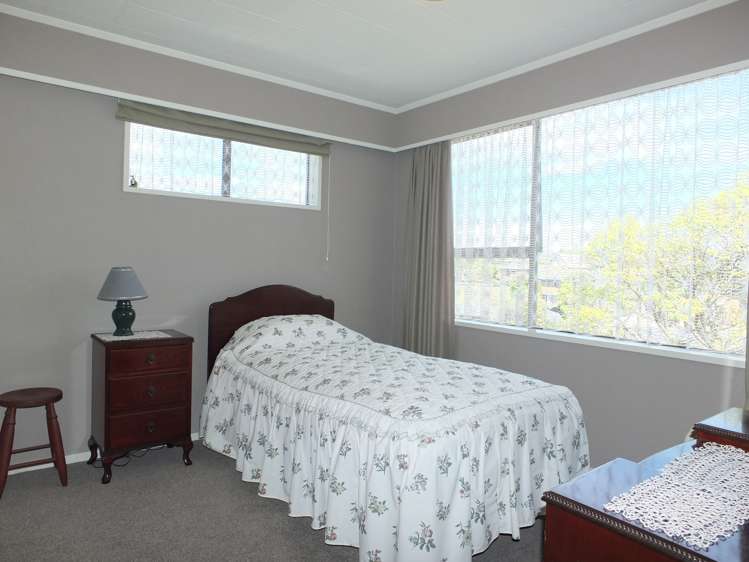 150 Pages Road Marchwiel_11