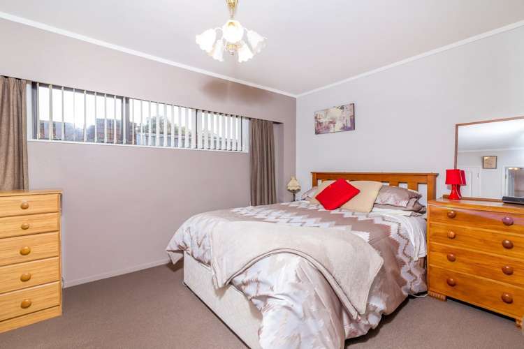 25b Beach Road Pahurehure_11