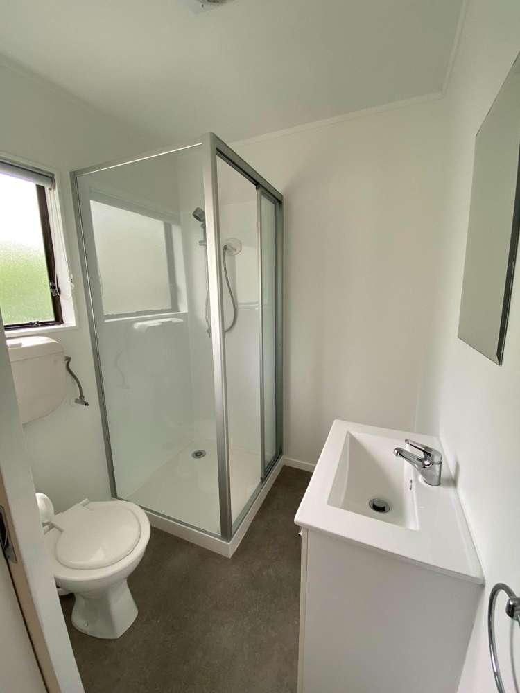 2/681 Beach Road Rothesay Bay_9