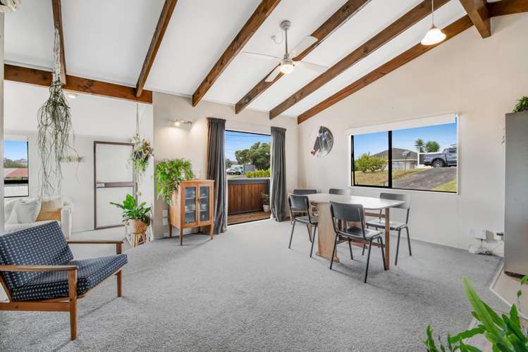 22 Moffat Road Red Beach_1