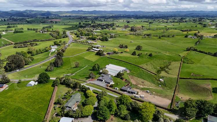 21 Berkers Road Ngahinapouri_33