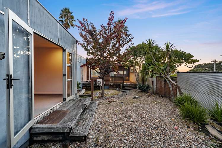 16A Seaside Avenue Waterview_13