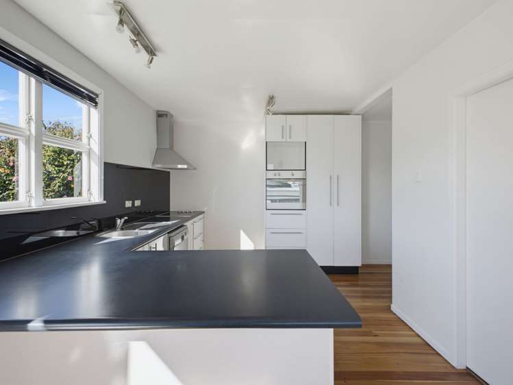 5 Mayfair Place Westown_19