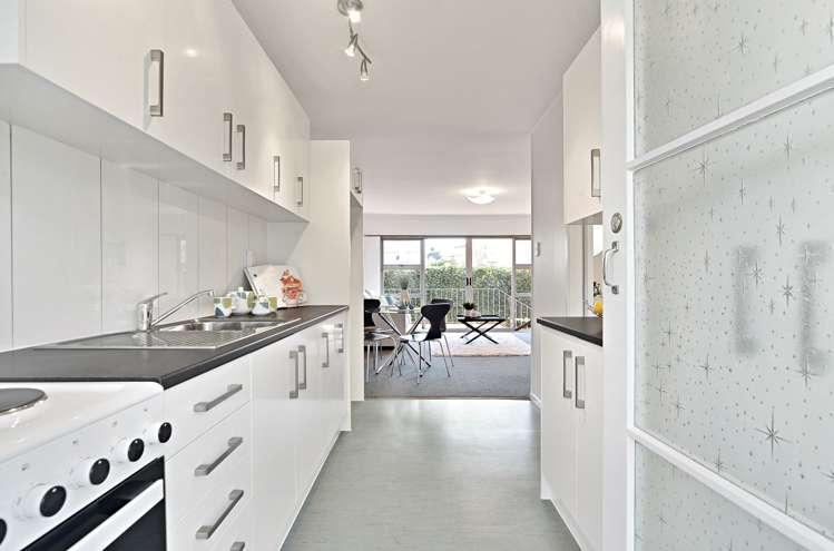 16 Buscomb Avenue Henderson_13