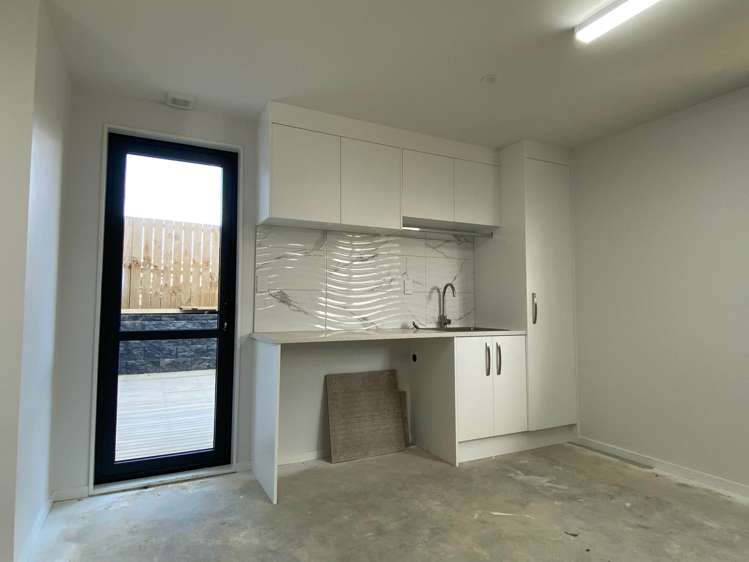 1B Letterkenny Place Blockhouse Bay_23