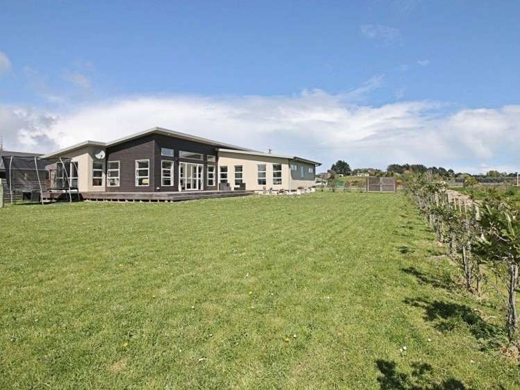 11 Marama Avenue South Otatara_18